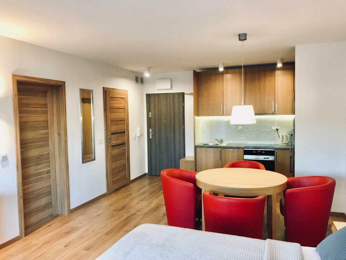 פוגורזליצה Apartamenty Rodzinne Z Ogrodkiem מראה חיצוני תמונה