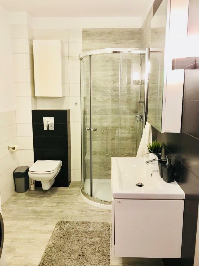 פוגורזליצה Apartamenty Rodzinne Z Ogrodkiem מראה חיצוני תמונה