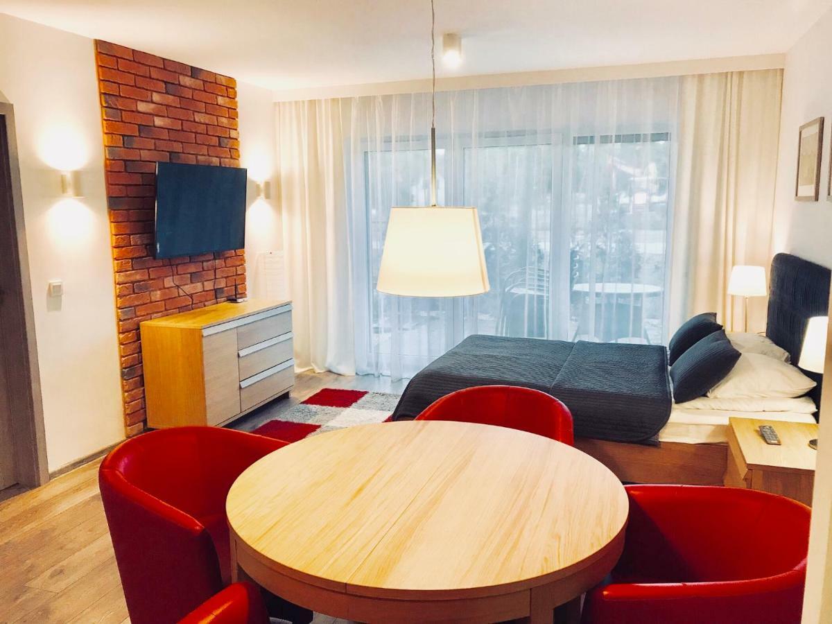פוגורזליצה Apartamenty Rodzinne Z Ogrodkiem מראה חיצוני תמונה